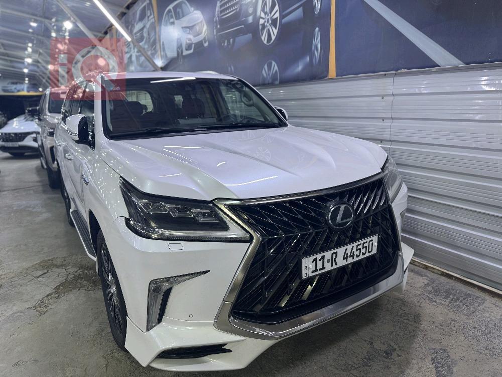 Lexus LX
